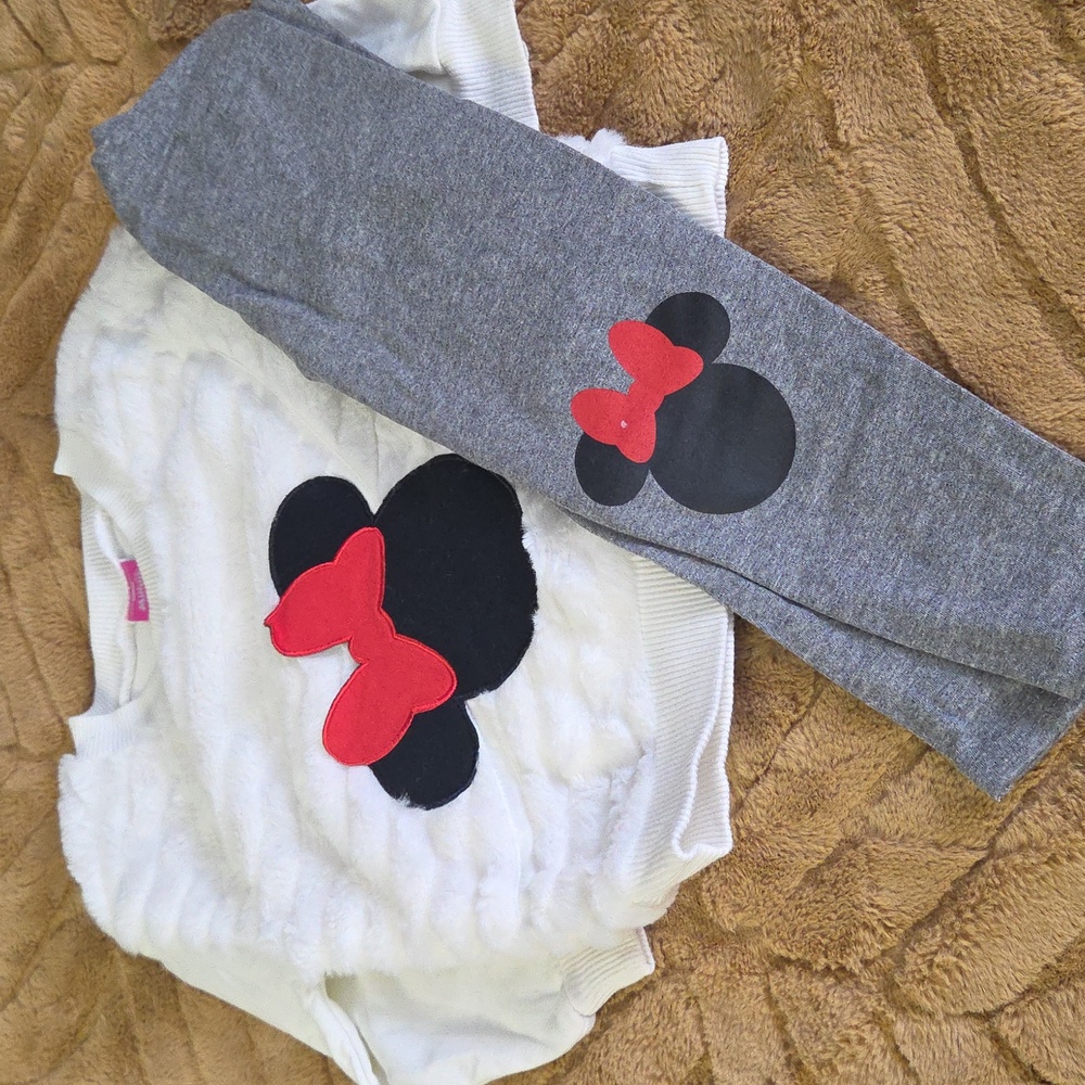 Disney Minnie Mouse Fuzzy White and Gray Top